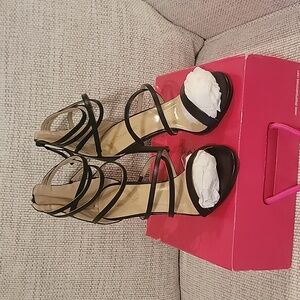 Dream Pairs 9.5 Black Leather Ankle-length Strappy Heels. Excellent Condition.